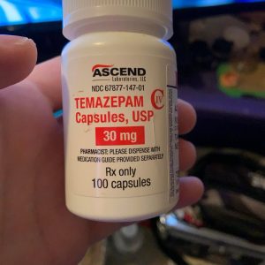 Blå og hvide Temazepam Restoril 20 mg kapsler til behandling af søvnløshed