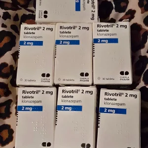 Hvide Rivotril Clonazepam 2 mg tabletter med delekors